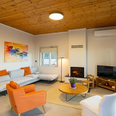 Petra & Thea - Seaview Stylish Getaways Villa