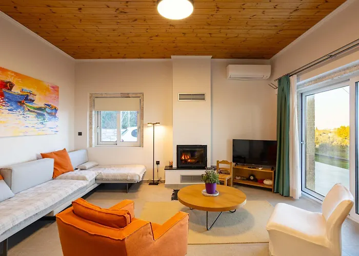 Petra & Thea - Seaview Stylish Getaways Chrani