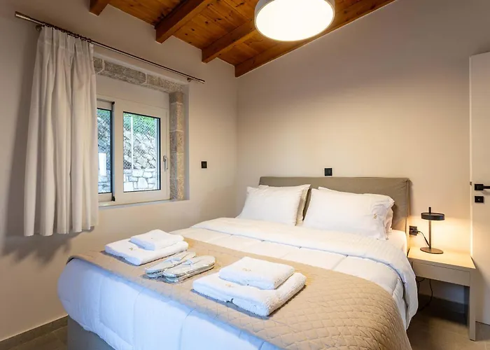 Petra & Thea - Seaview Stylish Getaways Villa Chrani