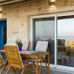 Petra & Thea - Seaview Stylish Getaways Willa Chrani