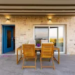 Willa Petra & Thea - Seaview Stylish Getaways *