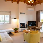 Petra & Thea - Seaview Stylish Getaways Willa Chrani