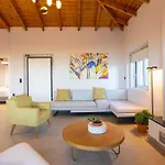 Willa Petra & Thea - Seaview Stylish Getaways