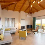 Petra & Thea - Seaview Stylish Getaways