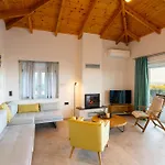 Petra & Thea - Seaview Stylish Getaways Chrani