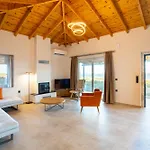 Petra & Thea - Seaview Stylish Getaways