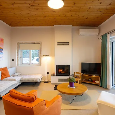 Petra & Thea - Seaview Stylish Getaways Chrani