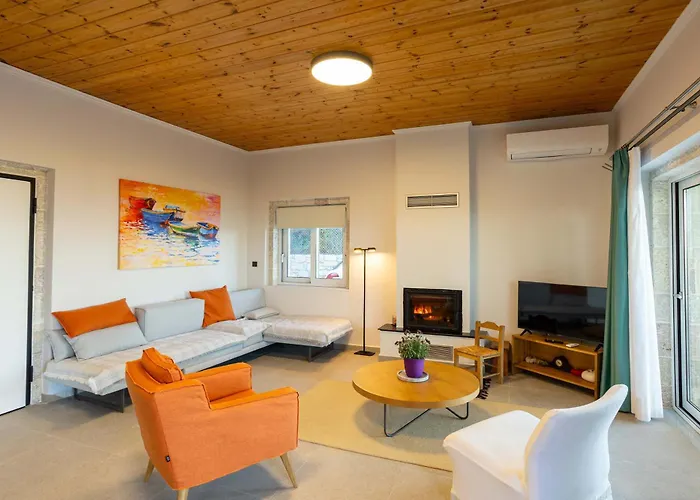Petra & Thea - Seaview Stylish Getaways Villa