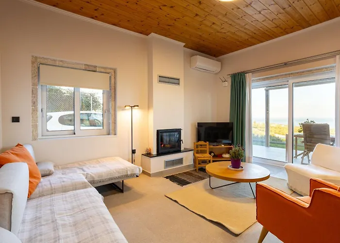 Petra & Thea - Seaview Stylish Getaways Chrani