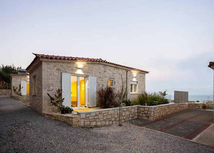 Petra & Thea - Seaview Stylish Getaways Villa *