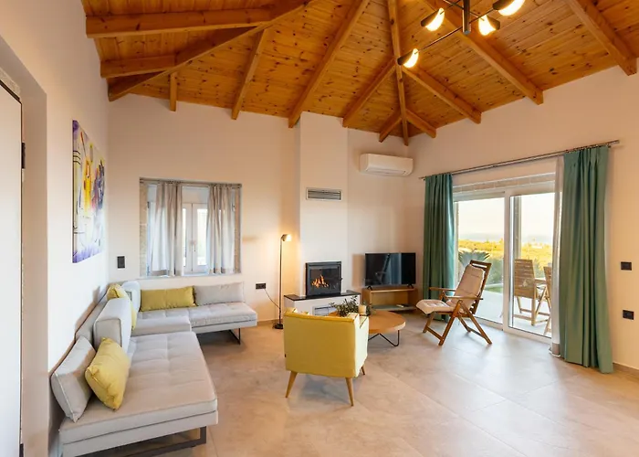 Petra & Thea - Seaview Stylish Getaways
