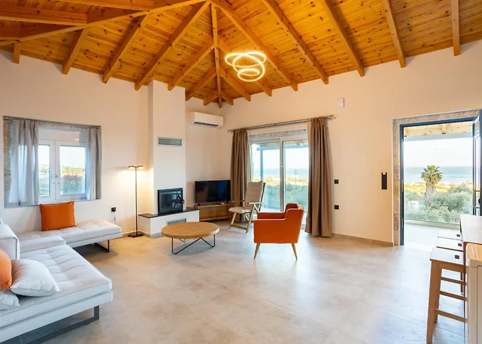 Petra & Thea - Seaview Stylish Getaways